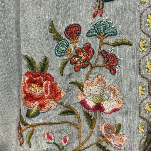 Embroidered Blue Floral Women's Top - Picture 6 of 7